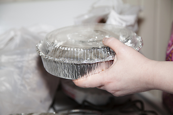 포토 JPG 해외이미지 라이프스타일 손 여자 음식 백그라운드 다이어트 가방 손가락 실내 식이요법 요리 사람 사람없음 가로 환경 주방 식당 식사 저녁식사 뚜껑 잡기 맛 보호 일회용 플라스틱 난로 먹기 가득함 테이크아웃 통조림 점심식사 영양분 영양소 해외포토 잡화 컨셉 모션 재질 건강 내부 생활 신체부위 상점 난방기 파일형식 이미지허브