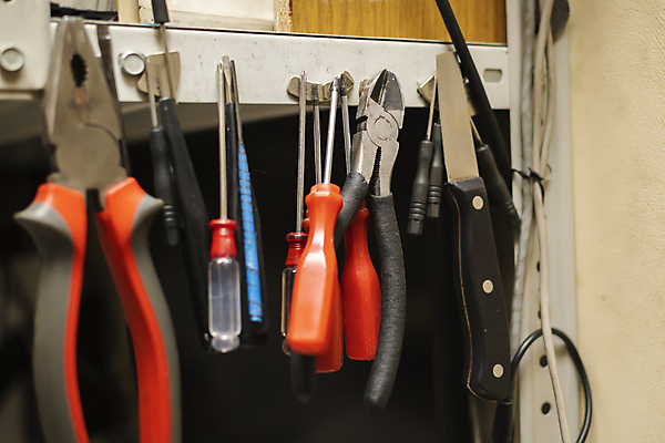 포토 JPG 해외이미지 직업 산업 종류 사람없음 세트 금속 여러개 기계 장비 기구 도구 업무 센터 작업실 수리 선택 제조 배열 서비스 부식 작업도구 수납 질서 펜치 정비공 헛간 주인 편리함 구식 보유 솜씨 신발장 옛날 재주꾼 줄서기 중고 차고 많음 해외포토 다수 컨셉 모션 재질 공구 예절 작업 기술자 저장고 파일형식 이미지허브