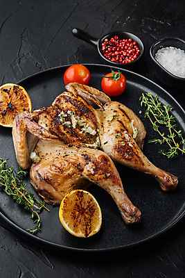 포토 JPG 해외이미지 전통 접시 음식 오렌지 조류 검은배경 육류 요리 사람없음 식사 저녁식사 치킨 튀김 황금 그릴 굽기 레몬 피부 준비 유기농 추수감사절 점심식사 핸드메이드 해외포토 동물 식기 웰빙 기독교 백그라운드 과일 식재료 주방용품 신체부위 검은색 구이 닭고기요리 파일형식 이미지허브