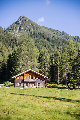 포토 JPG 해외이미지 유럽 여행 밭 자연 하늘 휴가 휴식 산 주택 파노라마 국립공원 사람없음 야외 농장 봄 하이킹 자유 시골 오스트리아 장면 암초 샬레 바이에른사람 해외포토 계절 공원 나라 컨셉 농업 레저 촬영기법 실험기구 건물 생태계 파일형식 이미지허브