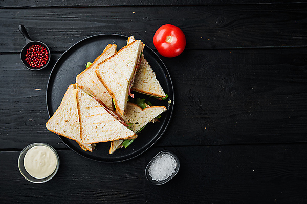 포토 JPG 해외이미지 그릇 접시 조각 토마토 단면 샌드위치 사람없음 공백 신선 플레이팅 해외포토 식기 음식 채소 상차림 파일형식 이미지허브