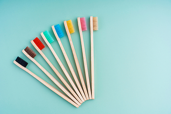 포토 JPG 해외이미지 사람없음 칫솔 오브젝트 에코 친환경 파란배경 일렬 에코라이프 위생관리 친환경제품 카피스페이스 대나무칫솔 다회용품 해외포토 라이프스타일 백그라운드 관리 파란색 위생용품 환경 공백 재활용품 파일형식 이미지허브