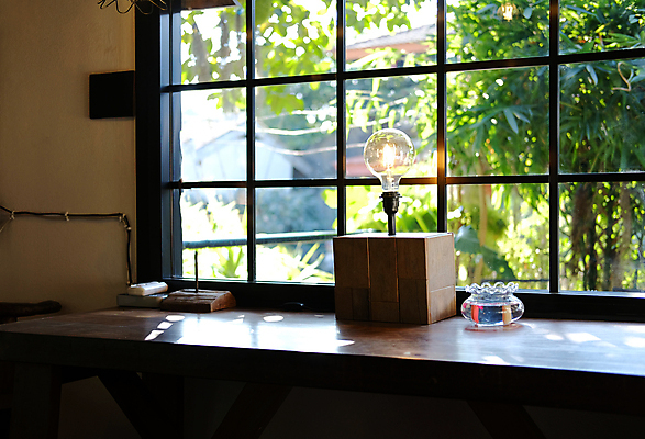 포토 JPG 해외이미지 디자인 전구 주택 실내 사람없음 내부 목재 장식 빛 상자 방 램프 오브젝트 리빙 해외포토 나무 재료 조명 건물 파일형식 이미지허브