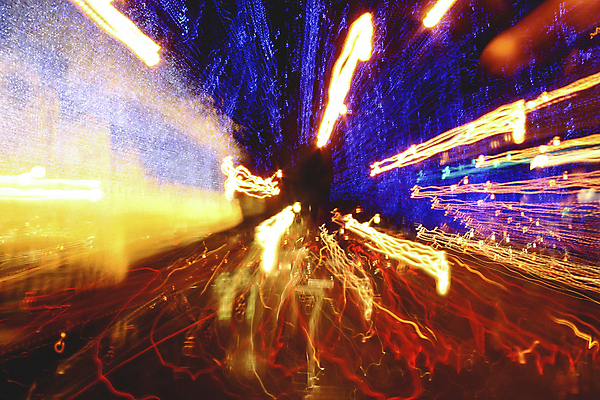 포토 JPG 해외이미지 모양 유럽 선 이동 모션 하늘 추상 전등 사람없음 파란색 빛 반짝임 컬러풀 파티 디지털 어둠 줄무늬 활발 기쁨 에너지 광선 축하 주름 변화 스페인 입자 야간 큼 폭발 진동 역동적 쇼 야광 현상 효과 해외포토 자연요소 감정 나라 컬러 컨셉 무늬 조명 이벤트 크기 파일형식 이미지허브