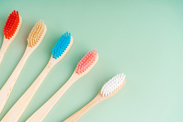 포토 JPG 해외이미지 사람없음 칫솔 오브젝트 에코 친환경 일렬 에코라이프 위생관리 친환경제품 카피스페이스 초록배경 대나무칫솔 다회용품 해외포토 라이프스타일 백그라운드 관리 초록색 위생용품 환경 공백 재활용품 파일형식 이미지허브