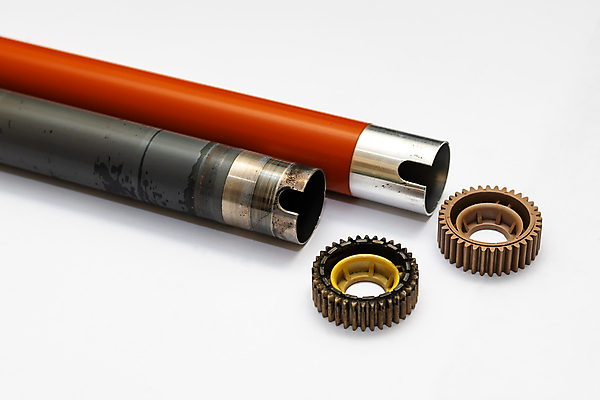 포토 JPG 해외이미지 백그라운드 2 새로움 사람없음 빨간색 금속 기계 공백 손상 장비 흰색 업무 비교 변화 수리 은색 난방기 서비스 톱니바퀴 롤러 난방 기어 유지 고립 교체 깨짐 다음 업그레이드 옛날 적자 철강 해외포토 컬러 컨셉 재질 작업 난방용품 파일형식 이미지허브