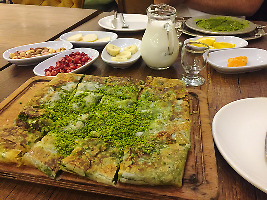 포토 JPG 해외이미지 전통 접시 문화 백그라운드 다이어트 채소 탁자 디저트 건강 요리 사람없음 목재 초록색 식사 저녁식사 빵집 시골 신선 중앙 달콤 맛 설탕 지중해 유기농 버터 꿀 동쪽 칠면조 점심식사 아랍어 페스츄리 핸드메이드 바클라바 해외포토 나무 식기 웰빙 음식 빵 바다 컬러 가구 컨셉 재료 조류 상점 방향 파일형식 이미지허브