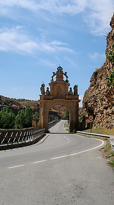 포토 JPG 해외이미지 도로 길 여행 건축양식 자연 하늘 거리 사람없음 야외 건물 옆모습 탑 도시 고속도로 승차 아치 천연기념물 옛날 해외포토 건축물 건축 뷰포인트 교통시설 모션 생태계 파일형식 이미지허브