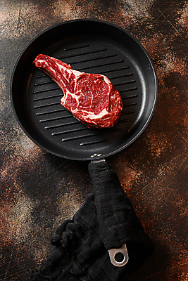 포토 JPG 해외이미지 재료 텍스트 육류 스테이크 사람없음 목재 검은색 소고기 수확 프라이팬 카우보이 바비큐 자르기 날것 갈비뼈 덩어리 등심 생식 정육점 강화비석군 해외포토 나무 음식 컬러 농업 식재료 모션 주방용품 뼈 서양음식 상점 비석 강화도 파일형식 이미지허브