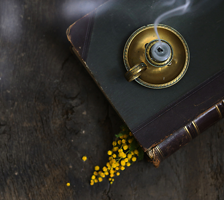 포토 JPG 해외이미지 응시 감정 백그라운드 컨셉 생각 가족 관계 사랑 사람 사람없음 고통 추위 슬픔 죽음 좌절 고독 이별 향수 배려 옛날 우울감 우울증 적자 추모 트러블 혼자 해외포토 시선 화장품 질병 파일형식 이미지허브