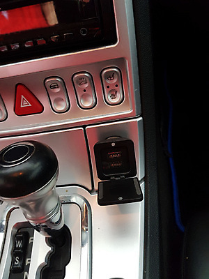 포토 JPG 해외이미지 자동차 버튼 근접촬영 사람없음 차안 수동기어 해외포토 육상교통 뷰포인트 파일형식 이미지허브