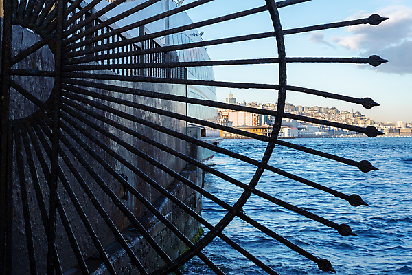 포토 JPG 해외이미지 구름 라이프스타일 여자 남자 유럽 아시아 문화 음식 바다 여행 하늘 낚시 휴가 거리 이스탄불 어류 사람 사람없음 야외 관광지 도시풍경 여행객 항구 식당 가을 도시 이슬람교 낚시꾼 시티라이프 승객 커뮤니티 방문 동쪽 칠면조 명승지 해외포토 자연요소 계절 나라 종교 교통시설 조류 레저 풍경 생활 상점 수중동물 방향 파일형식 튀르키예 이미지허브