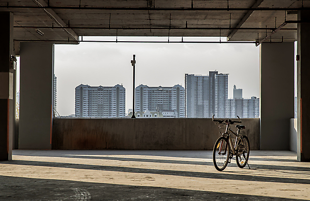 포토 JPG 해외이미지 직업 라이프스타일 디자인 외관 길 벽 백그라운드 컨셉 건축양식 교통시설 휴식 거리 바닥 프레임 그림자 사람없음 야외 건물 빛 햇빛 우주 자전거 어둠 일몰 장비 운전 도시 바퀴 승차 저녁 주차 오브젝트 질감 타이어 시멘트 바이킹 해외포토 건축물 건축 교통 모션 생활 태양 노을 바이크 야간 시설 파일형식 이미지허브