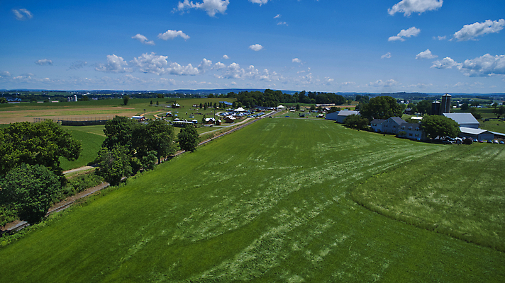 포토 JPG 해외이미지 식물 구름 계절 산업 문화 음식 백그라운드 잎 밭 농업 채소 자연 하늘 옥수수 풍경 사람없음 야외 초록색 여름 파란색 농작물 농장 농경지 환경 맑음 봄 수확 성장 시골 신선 낟알 땅 유기농 장면 내추럴 드론 밭일 줄서기 수평선 세련 해외포토 자연요소 웰빙 컬러 모션 날씨 곡류 생태계 파일형식 이미지허브