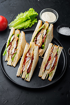 포토 JPG 해외이미지 그릇 접시 조각 토마토 단면 샌드위치 사람없음 신선 로메인상추 플레이팅 해외포토 식기 음식 채소 상추 상차림 파일형식 이미지허브