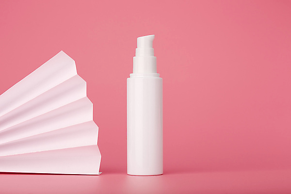 포토 JPG 해외이미지 실내 사람없음 화장품 스킨케어 공병 목업 분홍색배경 해외포토 분홍색 백그라운드 내부 뷰티 병_담는 파일형식 이미지허브
