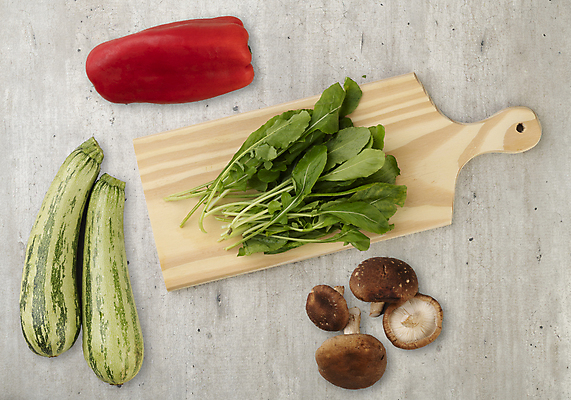 포토 JPG 해외이미지 음식 다이어트 채소 탁자 건강 요리 사람없음 목재 빨간색 초록색 버섯 샐러드 신선 유기농 후추 성분 주키니 채식주의자 비건 해외포토 나무 웰빙 컬러 가구 재료 향신료 채식 파일형식 이미지허브