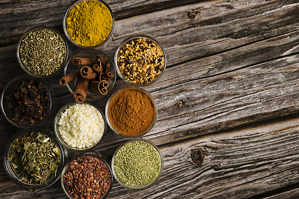 포토 JPG 해외이미지 재료 유리 고추 탁자 건조 건강 종류 요리 동양인 사람없음 목재 빨간색 여러개 뜨거움 고명 양념 조미료 사발 맛 정상 가루 인도인 허브 향신료 유기농 매움 날것 후추 카레 바질 내추럴 땅바닥 시나몬 오레가노 카피스페이스 해외포토 외국인 나무 식물 웰빙 음식 컬러 가구 다수 컨셉 채소 재질 바닥 인종 공백 사기그릇 향미료 파일형식 이미지허브