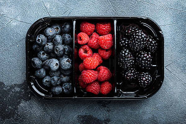 포토 JPG 해외이미지 백그라운드 사람없음 달콤 블루베리 산딸기 블랙베리 도시락통 해외포토 과일 용기_그릇 맛 파일형식 이미지허브