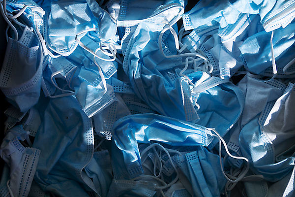 포토 JPG 해외이미지 얼굴 백그라운드 컨셉 건강 가면 안전 사람없음 파란색 환경 흰색 주름 그룹 수술 환경오염 바이러스 닫기 보호 위생 질병 쓰레기 폐기물 일회용 플라스틱 측정 질감 감염 문제 고무 외과 제비 알레르기 고립 돌봄 위생관리 전염병 중고 공급 해외포토 컬러 의학 모션 재질 조류 병원 관리 신체부위 치료 파일형식 이미지허브