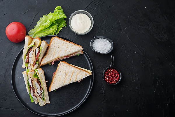 포토 JPG 해외이미지 그릇 조각 토마토 단면 샌드위치 사람없음 신선 로메인상추 플레이팅 해외포토 식기 음식 채소 상추 상차림 파일형식 이미지허브