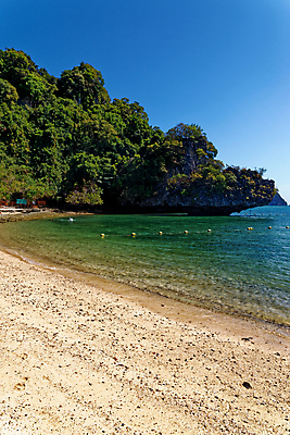 포토 JPG 해외이미지 나무 아시아 모래 바다 섬 여행 태국 자연 하늘 휴가 휴식 풍경 사람없음 야외 물 여름 파란색 모래사장 태양 뷰티 여행객 평화 고요 만 보트 에메랄드 안다만 터키석 파라다이스 해외포토 자연요소 식물 계절 나라 컬러 컨셉 배_교통 사람 보석 생태계 파일형식 이미지허브