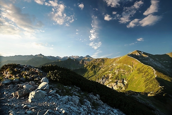 포토 JPG 해외이미지 계절 유럽 여행 자국 자연 하늘 아침 산 안테나 파노라마 사람없음 빛 컬러풀 햇빛 태양 뷰티 평화 우주 일출 환경 계곡 맑음 일몰 새벽 하이킹 정상 알프스 폴란드 강렬 절정 수평선 해외포토 주간 자연요소 나라 컬러 컨셉 통신 레저 날씨 촬영기법 노을 생태계 파일형식 이미지허브