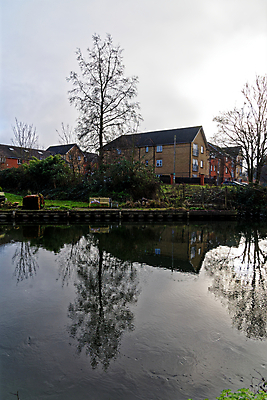 포토 JPG 해외이미지 나무 영어 공원 유럽 호수 여행 백그라운드 교통시설 자연 하늘 영국 잉글랜드 풍경 사람없음 야외 초록색 물 여름 강 컬러풀 독서 햇빛 태양 뷰티 환경 시골 숲 강가 잠금 운하 좁은 내추럴 옛날 해외포토 자연요소 식물 문자 계절 공공시설 나라 컬러 교통 시설 생태계 보안 파일형식 이미지허브