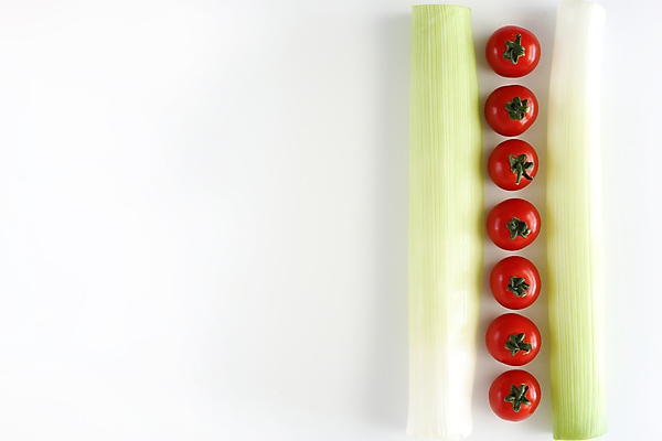 포토 JPG 해외이미지 음식 백그라운드 다이어트 토마토 채소 탁자 양파 샌드위치 건강 요리 사람없음 빨간색 초록색 갈색 식당 식사 저녁식사 샐러드 햄버거 흰색 신선 플랫 맛 그릴 정상 상추 지중해 먹기 위치 깨 시금치 점심식사 번 채식주의자 비건 해외포토 빵 바다 컬러 가구 컨셉 식재료 모션 주방용품 패스트푸드 상점 조미료 채식 파일형식 이미지허브