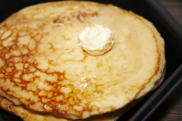 포토 JPG 해외이미지 접시 커플 음식 백그라운드 2 다이어트 재료 아침 건강 요리 사람없음 가로 갈색 케이크 식사 튀김 신선 뜨거움 쌍 원형 황금 달콤 맛 아침식사 낟알 먹기 브런치 시럽 칼로리 버터 솜털 팬케이크 영양분 탄수화물 페스츄리 평야 안락 해외포토 주간 도형 식기 빵 컬러 컨셉 관계 모션 자연 디저트 파일형식 이미지허브