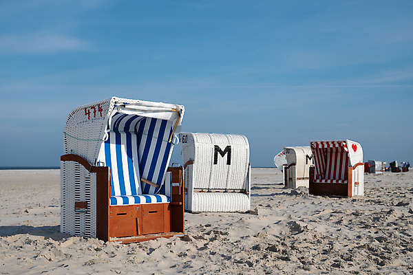 포토 JPG 해외이미지 유럽 모래 바다 여행 의자 자연 하늘 휴가 휴식 독일 파노라마 풍경 사람없음 야외 여름 관광지 햇빛 시골 내추럴 해외포토 계절 나라 가구 컨셉 촬영기법 태양 생태계 파일형식 이미지허브