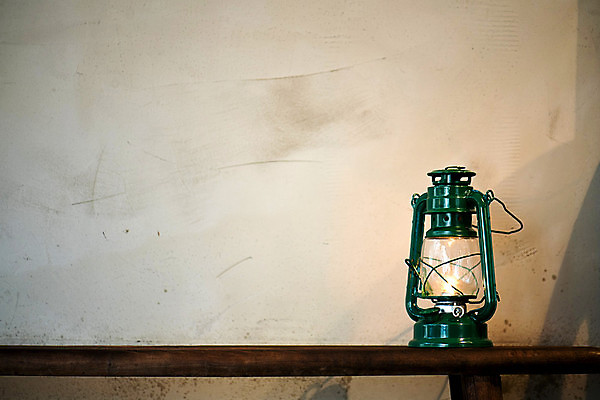 포토 JPG 해외이미지 벽 백그라운드 벤치 가이드 유리 표면 불 불꽃 안내 주택 따뜻함 손잡이 경기 사람없음 내부 목재 가로 초록색 빛 갈색 금속 희망 새벽 장비 수확 흰색 등불 램프 잡기 고독 오브젝트 복고 소재 고립 우울감 조작 화상 해외포토 자연요소 나무 직업 감정 스포츠 컬러 농업 의자 재료 모션 재질 조명 건물 상처 파일형식 이미지허브