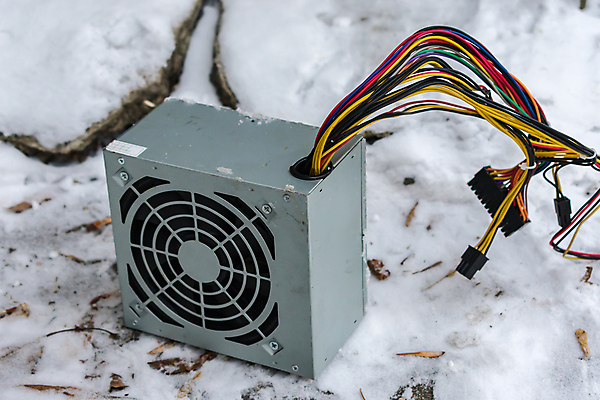 포토 JPG 해외이미지 계절 산업 겨울 기술 사람없음 야외 전자제품 컴퓨터 상자 노란색 환경 금속 얼음 검은색 힘 장비 회색 에너지 전선 추위 흰색 공구 부채 작업실 수리 쓰레기 파편 플라스틱 철 버리기 문제 낭비 거짓말 고립 구식 깨짐 냉각기 옛날 해외포토 자연요소 컬러 컨셉 모션 재질 도구 파일형식 이미지허브