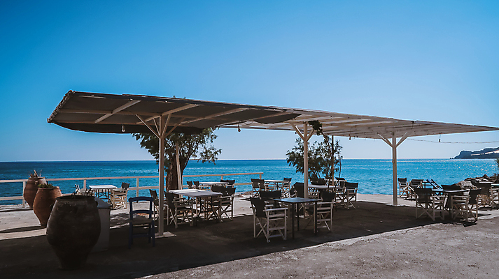 포토 JPG 해외이미지 식물 여행 가구 의자 우산 탁자 하늘 호텔 휴가 휴식 잔디 사람없음 야외 건물 물 여름 파란색 태양 식당 방 덮개 재산 고급 그늘 시골집 휴양지 해외포토 자연요소 건축물 계절 컬러 생활용품 컨셉 숙소 주택 금융 상점 장소 뚜껑 파일형식 이미지허브