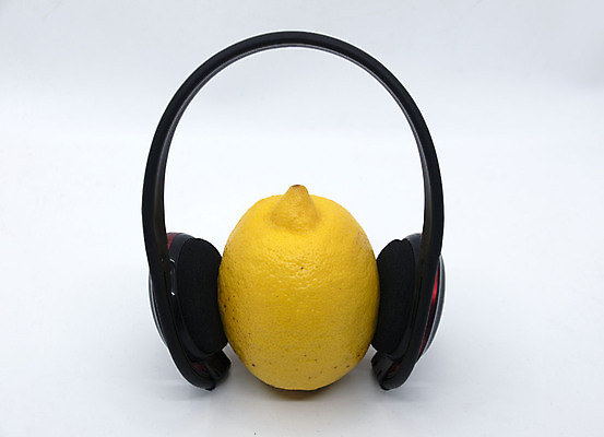 포토 JPG 해외이미지 음악 과일 아침 귤 사람없음 노란색 헤드폰 소리 레몬 숙성 해외포토 주간 컬러 음향기기 문화예술 파일형식 이미지허브