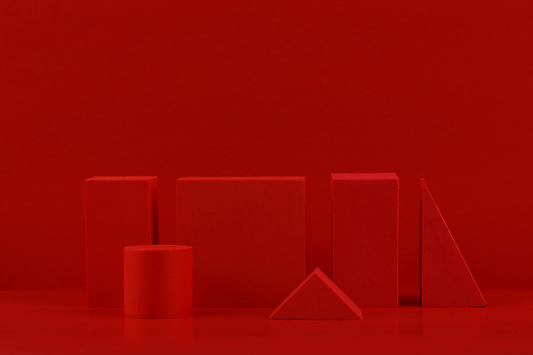 포토 JPG 해외이미지 스튜디오촬영 실내 사람없음 빨간색 삼각형 오브젝트 정사각형 원기둥 직사각형 빨간배경 입체도형 목업 해외포토 도형 컬러 백그라운드 내부 원형 입체 파일형식 이미지허브