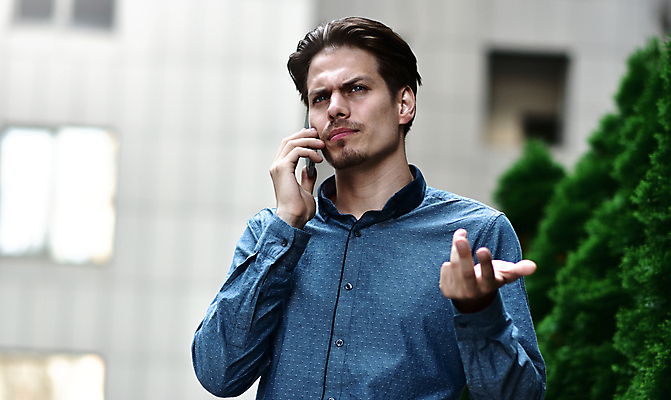 포토 JPG 해외이미지 백인 직업 남자 산업 백그라운드 비즈니스 통신 성공 모바일 노동자 거리 대화 한명 서기 사람 정장 성인 야외 금융 스마트폰 컴퓨터 도시풍경 사무실 뷰티 공백 흰색 도시 업무 비즈니스맨 자신감 가득함 경영자 옷입기 장면 스카이라인 심각 염원 유일 해외포토 서양인 1 옷 감정 컬러 컨셉 모션 말하기 풍경 경제 전자제품 핸드폰 스마트기기 작업 직장인 리더 파일형식 이미지허브