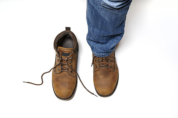 포토 JPG 해외이미지 응시 남자 신발 컨셉 추상 바닥 성인 사람없음 야외 파란색 유행 어둠 자유 도시 쌍 정상 시원함 버리기 싱글 각도 장애 고립 양발 혼자 해외포토 시선 컬러 무늬 모션 사람 파일형식 이미지허브