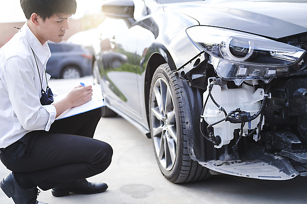 포토 JPG 해외이미지 백인 산업 여행 유니폼 비즈니스 교통시설 자동차 노동자 한명 안전 사람 장비 공구 스패너 도움 바퀴 작업실 기술자 엔지니어 운전사 변화 수리 감독 확인 서비스 타이어 고정 문제 감독관 정비공 고무 유지 길가 깨짐 자동 제어 차고 해외포토 서양인 직업 1 옷 육상교통 교통 컨셉 도구 시설 파일형식 이미지허브