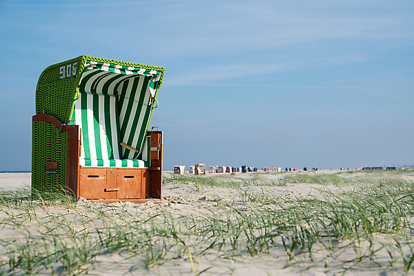 포토 JPG 해외이미지 유럽 모래 바다 여행 의자 자연 하늘 휴가 휴식 독일 파노라마 풍경 사람없음 야외 여름 관광지 햇빛 시골 내추럴 해외포토 계절 나라 가구 컨셉 촬영기법 태양 생태계 파일형식 이미지허브