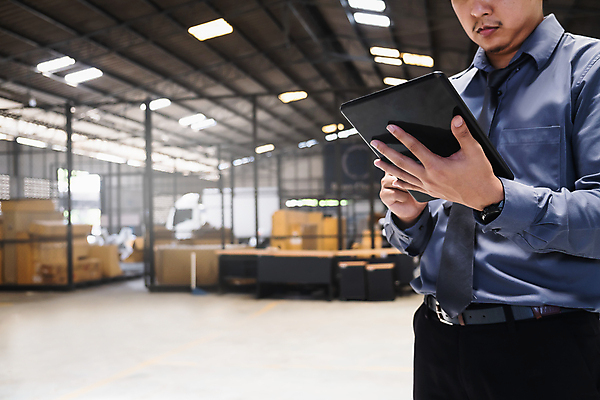 포토 JPG 해외이미지 직업 라이프스타일 손 디자인 컨셉 비즈니스 포장 노동자 아이디어 직장 한명 사람 금융 상자 사무실 독서 쪽지 화물 기록 업무 작업 메시지 닫기 제조 보호 디자이너 책상 창고 직원 오브젝트 패키지 수납 공학 물류 필기체 공급 해외포토 문자 1 교육 가구 회사 모션 생활 신체부위 경제 운송업 파일형식 이미지허브