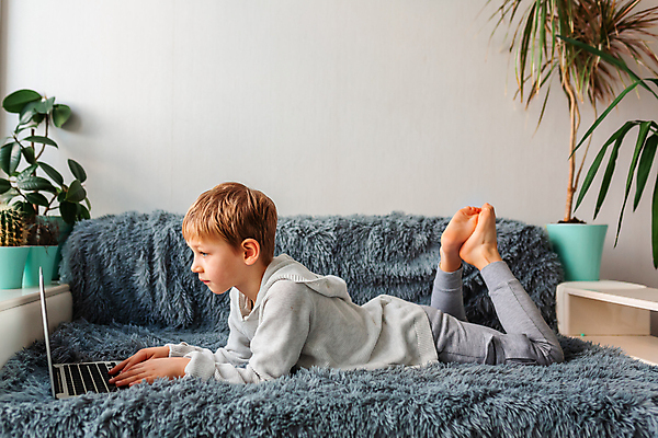포토 JPG 해외이미지 교육 물결 어린이 인터넷 통신 교실 회의 거리 주택 대화 한명 소년 노트북 스터디 컴퓨터 카메라 디지털 웹 개울 부름 온라인 동영상 소셜 의사소통 조부모 진료실 가상 해외포토 1 남자 비즈니스 학교 가족 모션 병원 말하기 사람 건물 전자제품 학습 강 진료 파일형식 이미지허브