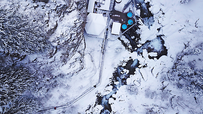 포토 JPG 해외이미지 나무 계절 여행 겨울 자연 동화 산 주택 통 안테나 건강 풍경 사람없음 야외 목재 강 골짜기 냉동 얼음 하이킹 자유 흰색 소나무 정상 수증기 숲 서리 내추럴 드론 카자흐스탄 폭설 눈내림 해외포토 자연요소 식물 아시아 컬러 컨셉 재료 통신 레저 눈_날씨 건물 자연재해 생태계 파일형식 이미지허브