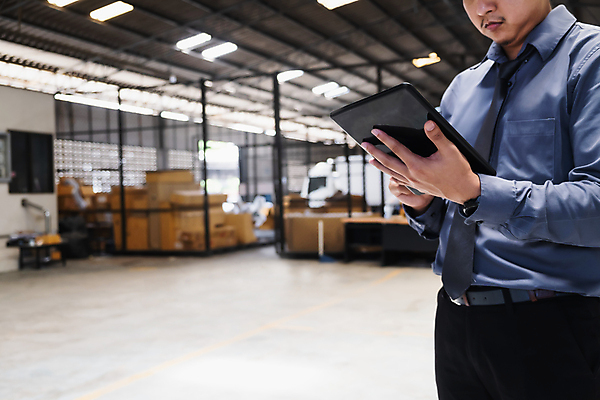 포토 JPG 해외이미지 직업 라이프스타일 손 디자인 컨셉 비즈니스 포장 노동자 아이디어 직장 한명 사람 금융 상자 사무실 독서 쪽지 화물 기록 업무 작업 메시지 닫기 제조 보호 디자이너 책상 창고 직원 오브젝트 패키지 수납 공학 물류 필기체 공급 해외포토 문자 1 교육 가구 회사 모션 생활 신체부위 경제 운송업 파일형식 이미지허브