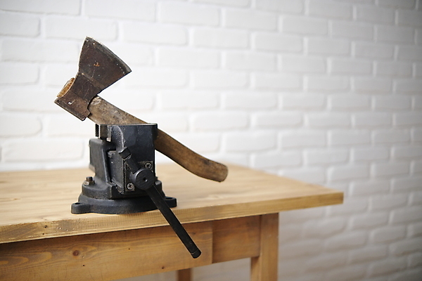 포토 JPG 해외이미지 산업 백그라운드 컨셉 벤치 탁자 노동자 집게 손잡이 사람없음 금속 장비 기구 도구 공구 잡기 업무 작업실 수리 철 목수 오브젝트 서비스 부식 싱글 복고 클립 목공예 정비공 조절 압력 옛날 작업대 조이기 짜기 철강 하드웨어 해외포토 직업 가구 의자 모션 재질 컴퓨터 작업 기술자 공예 파일형식 이미지허브