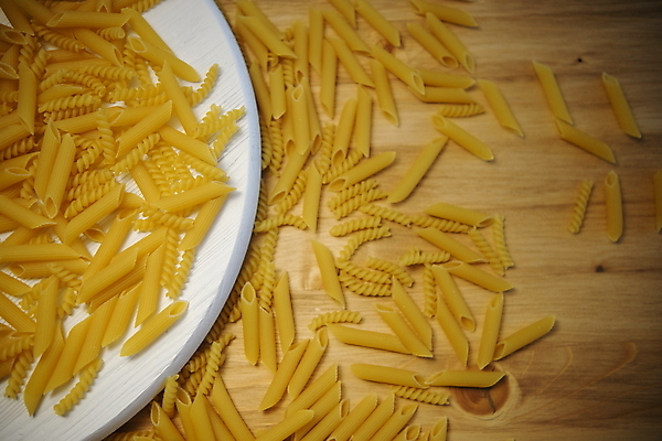 포토 JPG 해외이미지 모양 전통 문화 음식 백그라운드 다이어트 재료 넥타이 건조 파스타 건강 스파게티 종류 요리 사람없음 초록색 노란색 식사 저녁식사 이탈리아 흰색 그룹 밀 수집 지중해 먹기 국수 질감 날것 모음 타입 점심식사 고립 마카로니 생식 섞기 채식주의자 탄수화물 파르팔레 페투치네 펜네 탈리아텔레 해외포토 잡화 유럽 바다 컬러 모션 곡류 서양음식 한글 면류 채식 파스타면 파일형식 이미지허브