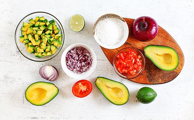 포토 JPG 해외이미지 전통 음식 조각 백그라운드 컨셉 토마토 재료 탁자 양파 건강 요리 사람없음 목재 빨간색 초록색 노란색 주방 흰색 신선 작업 사발 플랫 맛 정상 자르기 먹기 책상 준비 날것 소금 위치 라임 성분 아보카도 점심식사 과카몰리 숙성 이국적 채식주의자 해외포토 나무 컬러 가구 채소 과일 모션 식사 사기그릇 소스_음식 채식 파일형식 이미지허브