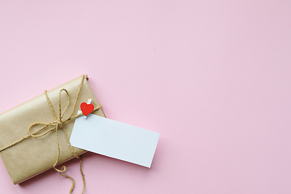 포토 JPG 해외이미지 종이 분홍색 프레임 사람없음 선물상자 하트 편지 목업 해외포토 모양 컬러 선물 상자 파일형식 이미지허브