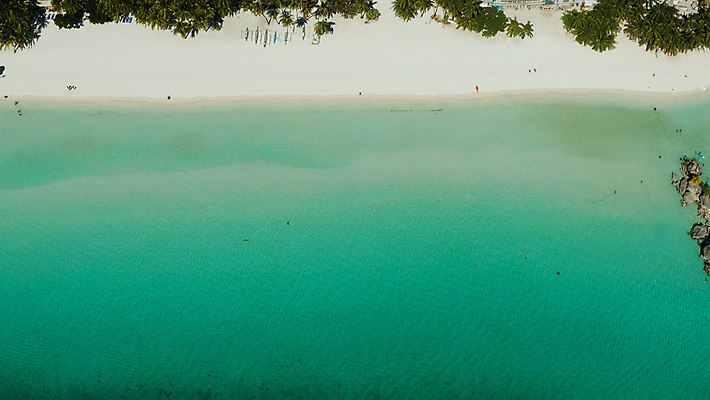 포토 JPG 해외이미지 아시아 모래 바다 섬 여행 호텔 휴가 수영장 항해 손바닥 사람없음 야외 건물 물 파란색 모래사장 태양 여행객 맑음 침묵 흰색 산호 휴양지 암초 보라카이 석호 이국적 조감도 터키석 파라다이스 해외포토 자연요소 건축물 손 나라 컬러 배_교통 숙소 날씨 필리핀 사람 소리 장소 자포동물 보석 파일형식 이미지허브