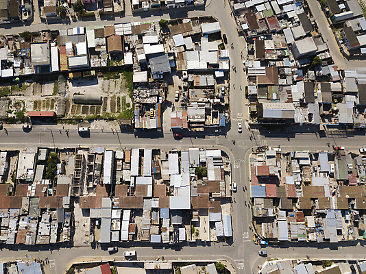 포토 JPG 해외이미지 여행 건축양식 아프리카 지붕 거리 주택 안테나 협상 풍경 사람없음 도시풍경 마을 도시 오두막 가난 머리위 지역 커뮤니티 타운 리빙 이웃 남아프리카 드론 빈민가 인구 케이프타운 해외포토 건축 나라 컨셉 비즈니스 통신 건물 남아프리카공화국 파일형식 이미지허브